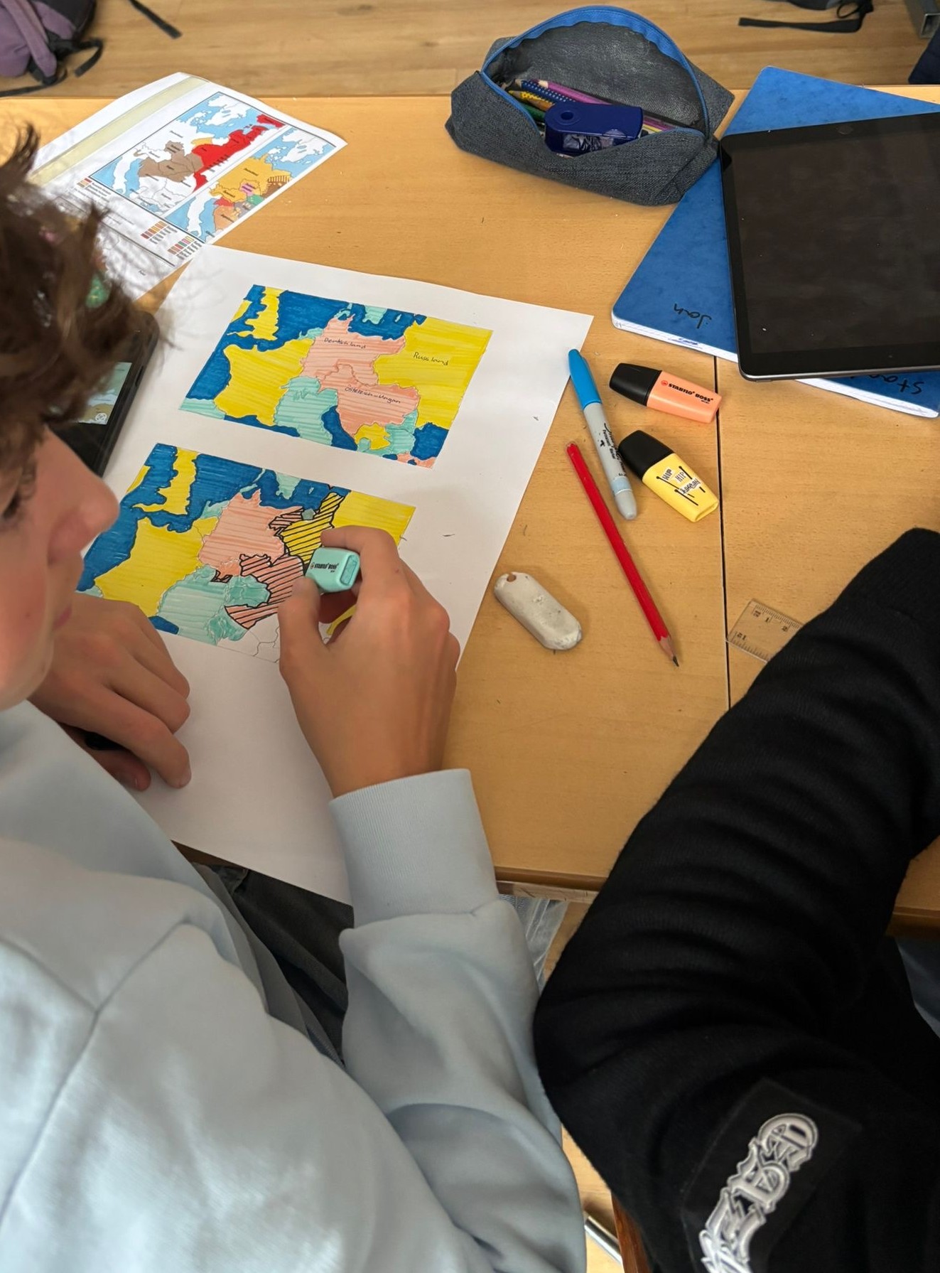 3922B430 F18A 4D9F 9617 7EB16D84D237